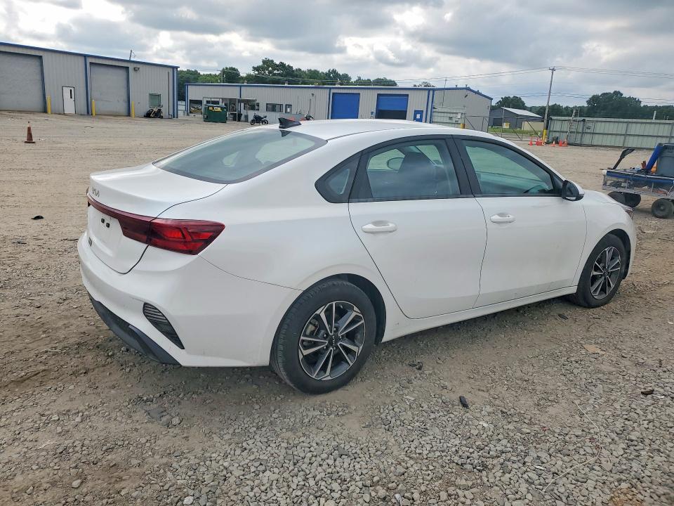 Photo 3 from auction – 2024 KIA FORTE with VIN 3KPF24AD0RE810052