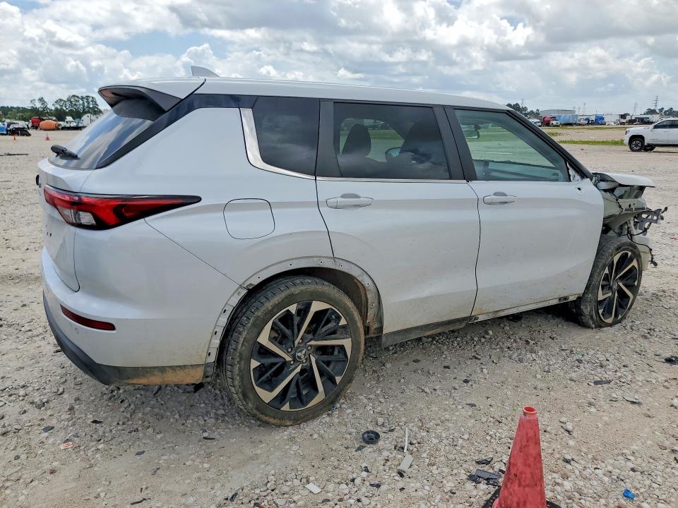 Photo 3 from auction – 2022 MITSUBISHI OUTLANDER with VIN JA4J3TA87NZ048111