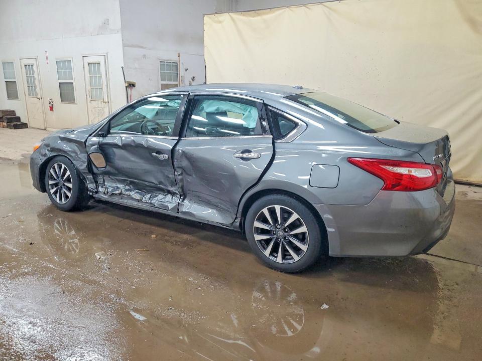 Photo 2 from auction – 2017 NISSAN ALTIMA with VIN 1N4AL3APXHC196571