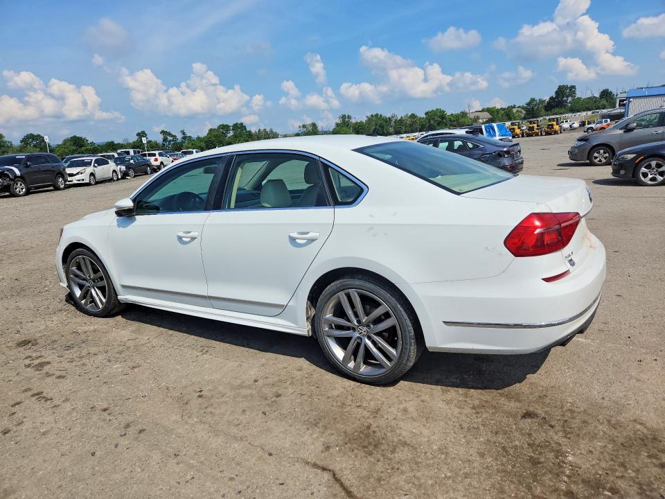 Photo 2 from auction – 2016 VOLKSWAGEN PASSAT with VIN 1VWAT7A37GC037596