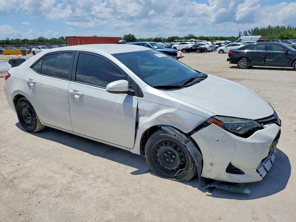 Photo 4 from auction – 2018 TOYOTA COROLLA with VIN 5YFBURHEXJP841834