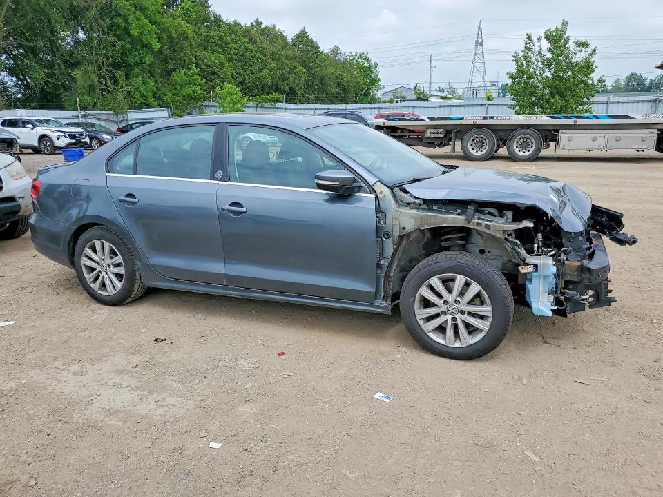 Photo 4 from auction – 2017 VOLKSWAGEN JETTA with VIN 3VWDB7AJ0HM211569