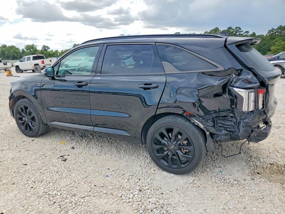 Photo 2 from auction – 2023 KIA SORENTO with VIN 5XYRK4LF5PG238732