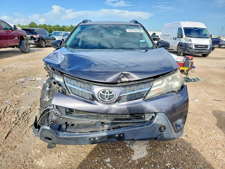 Photo 5 from auction – 2015 TOYOTA RAV4 with VIN JTMZFREV1FJ052576