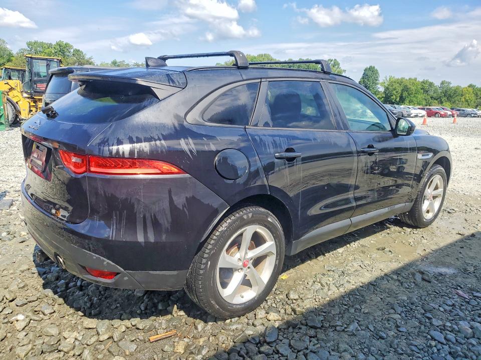 Photo 3 from auction – 2017 JAGUAR F-PACE with VIN SADCJ2BV7HA058616