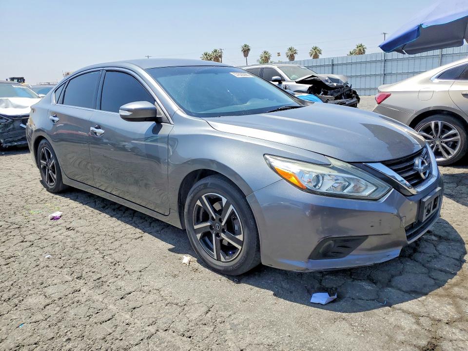 Photo 4 from auction – 2018 NISSAN ALTIMA with VIN 1N4AL3AP6JC170572
