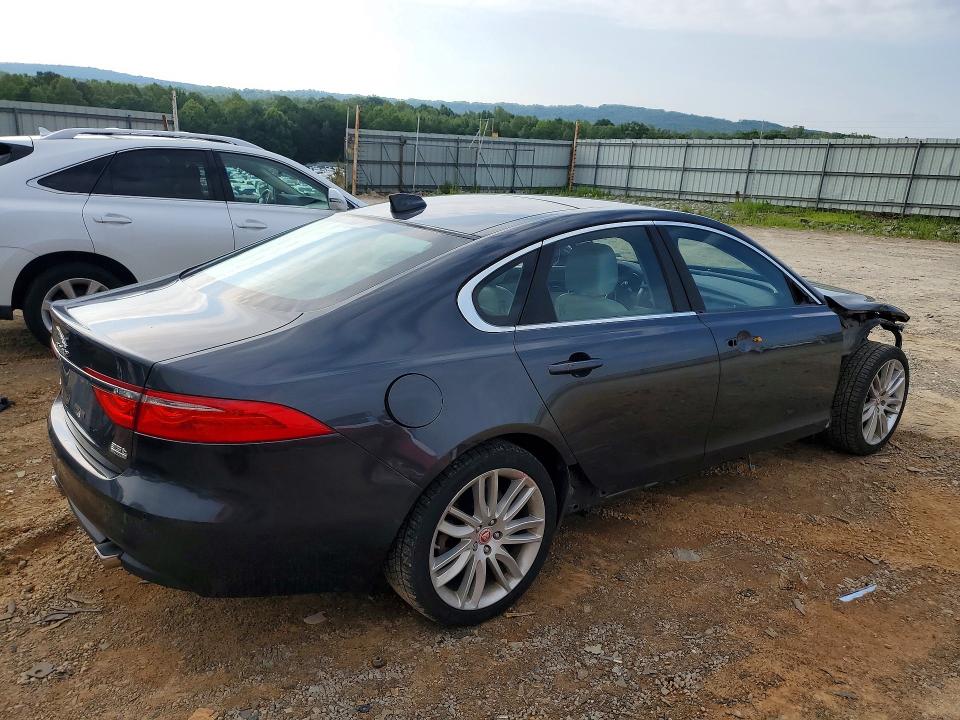 Foto 3 de la subasta – 2018 JAGUAR XF con VIN SAJBK4EV4JCY55767