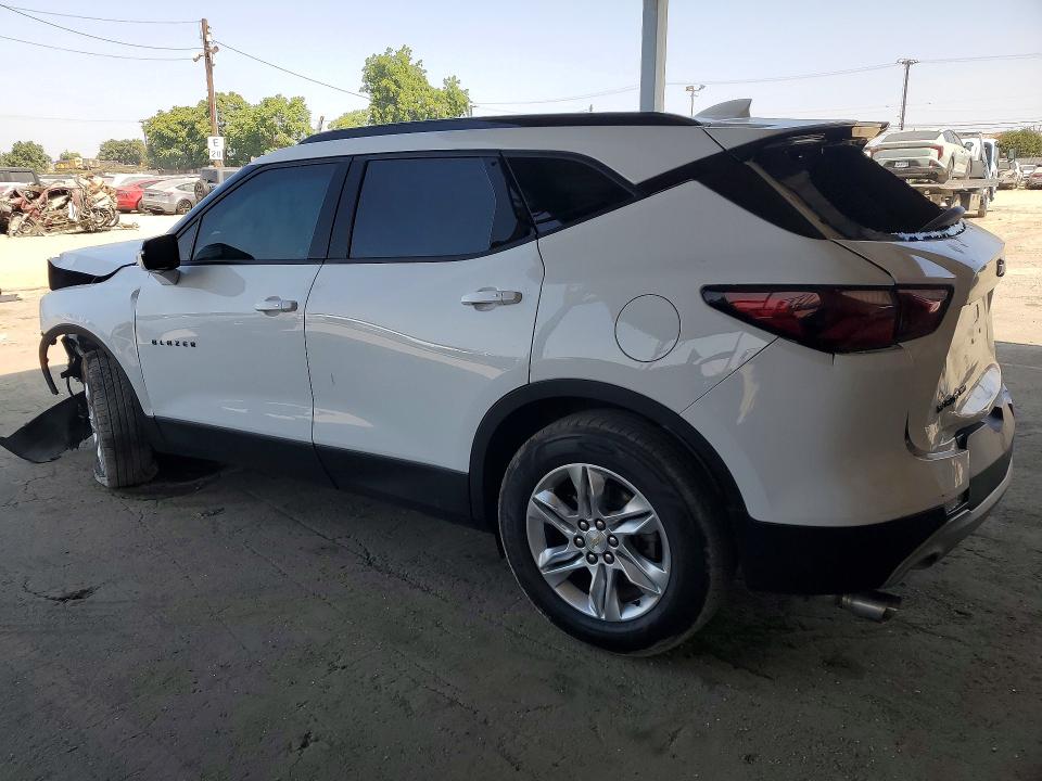 Photo 2 from auction – 2021 CHEVROLET BLAZER with VIN 3GNKBHRS8MS513914