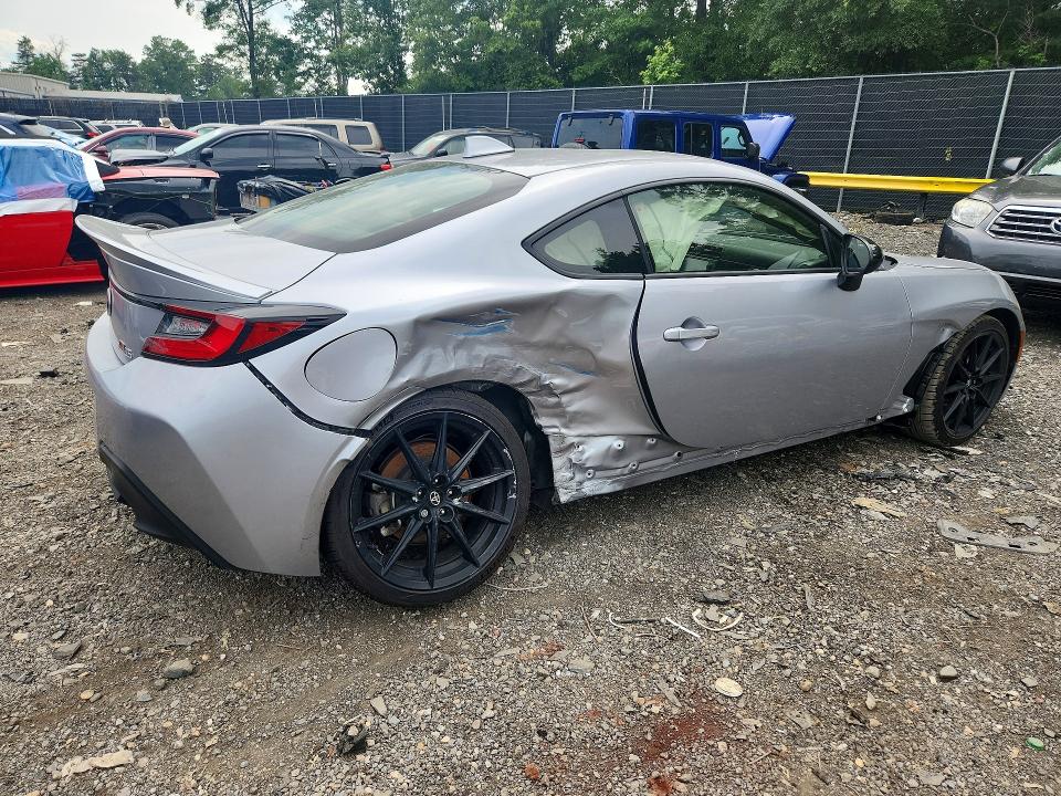 Photo 3 from auction – 2023 TOYOTA GR 86 with VIN JF1ZNBE16P9765439