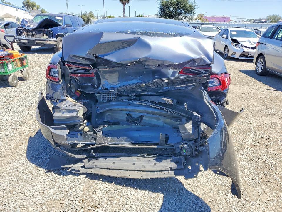 Photo 6 from auction – 2018 TESLA MODEL S with VIN 5YJSA1E22JF265270