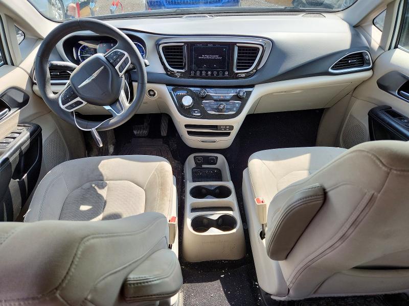 Photo 8 from auction – 2018 CHRYSLER PACIFICA with VIN 2C4RC1H73JR129671