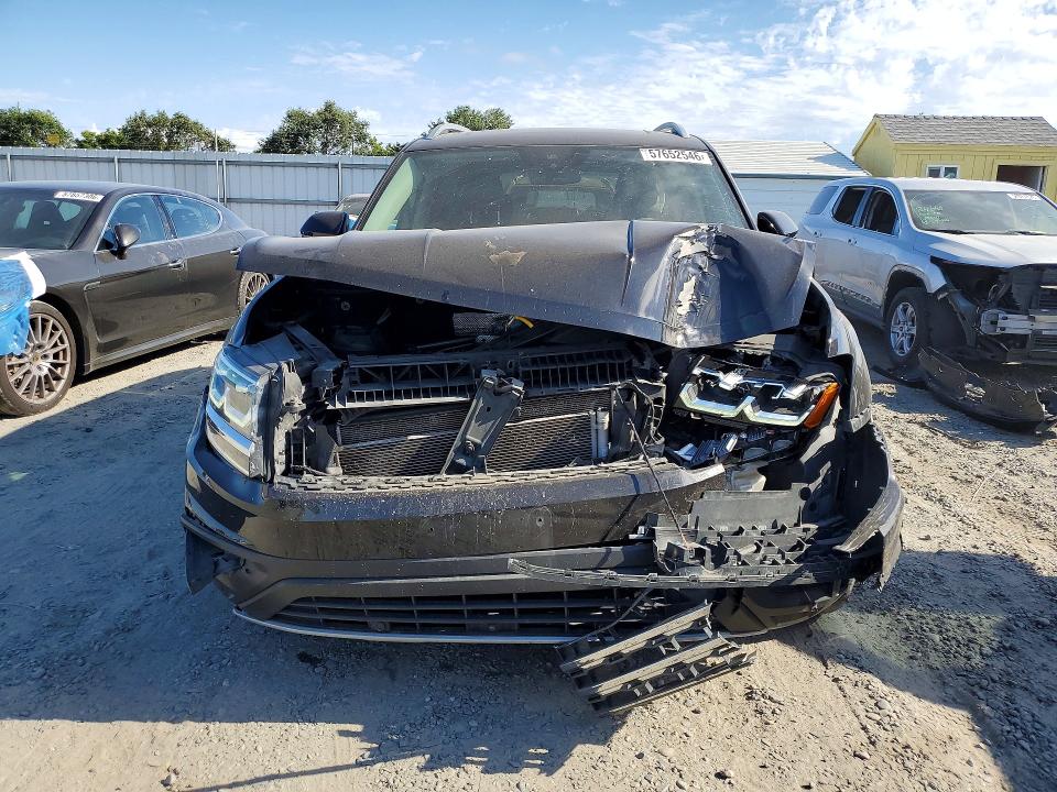 Photo 5 from auction – 2018 VOLKSWAGEN ATLAS with VIN 1V2NR2CA1JC582264