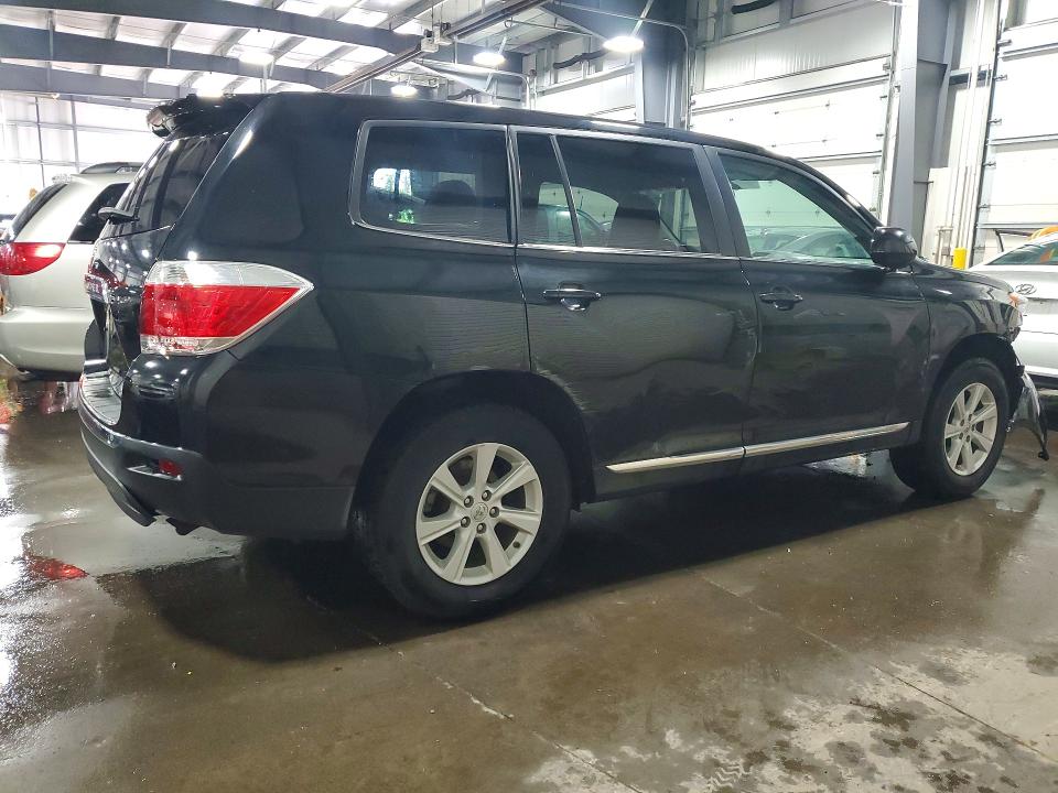 Photo 3 from auction – 2013 TOYOTA HIGHLANDER with VIN 5TDBK3EH6DS229787