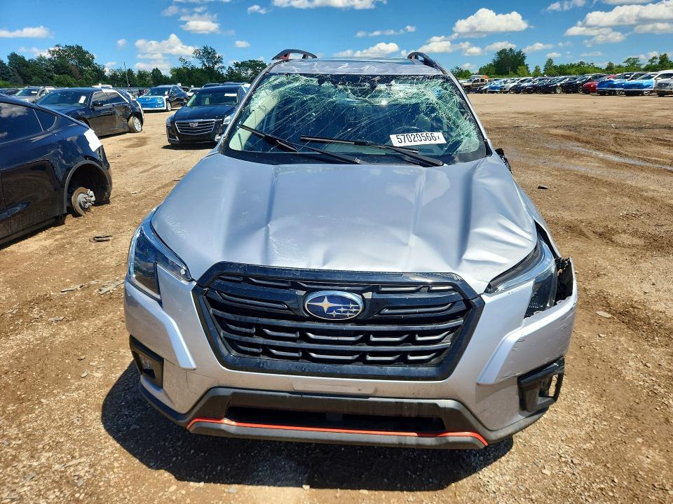 Photo 5 from auction – 2023 SUBARU FORESTER with VIN JF2SKAJC0PH458877