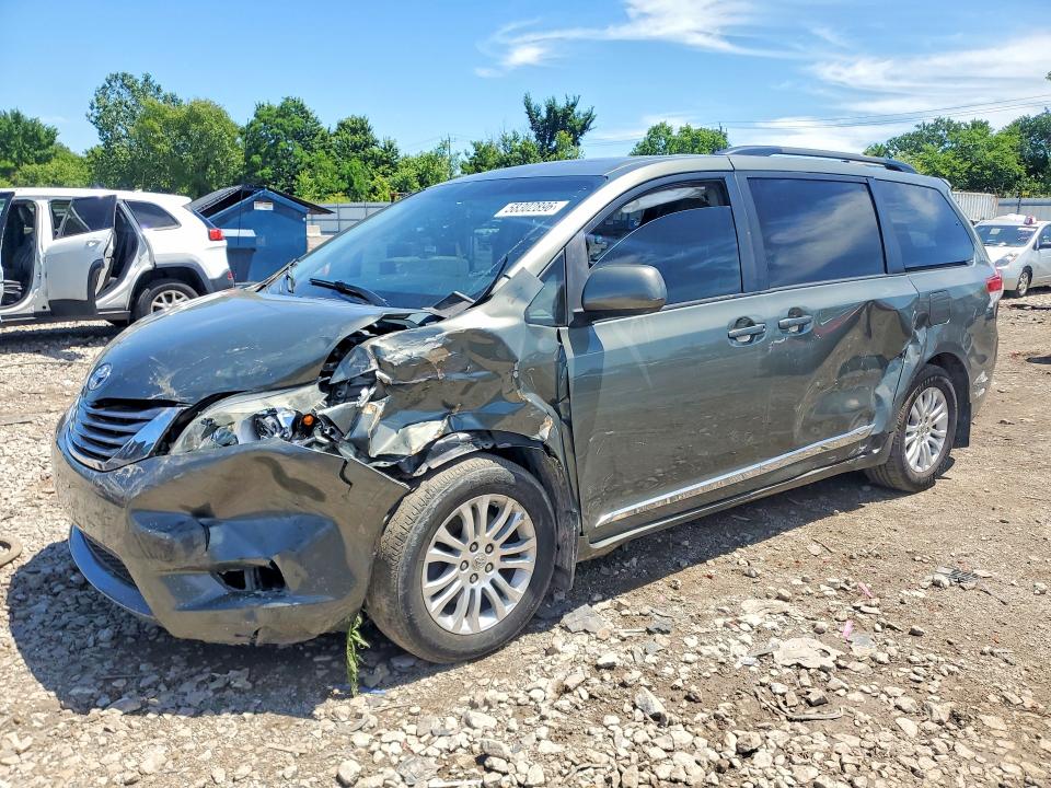 TOYOTA SIENNA 2011 with VIN 5TDYK3DC7BS129632 - Photo from auction