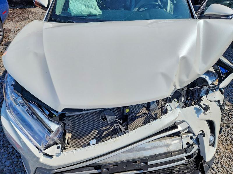 Photo 11 from auction – 2019 TOYOTA HIGHLANDER with VIN 5TDJZRFH2KS939078