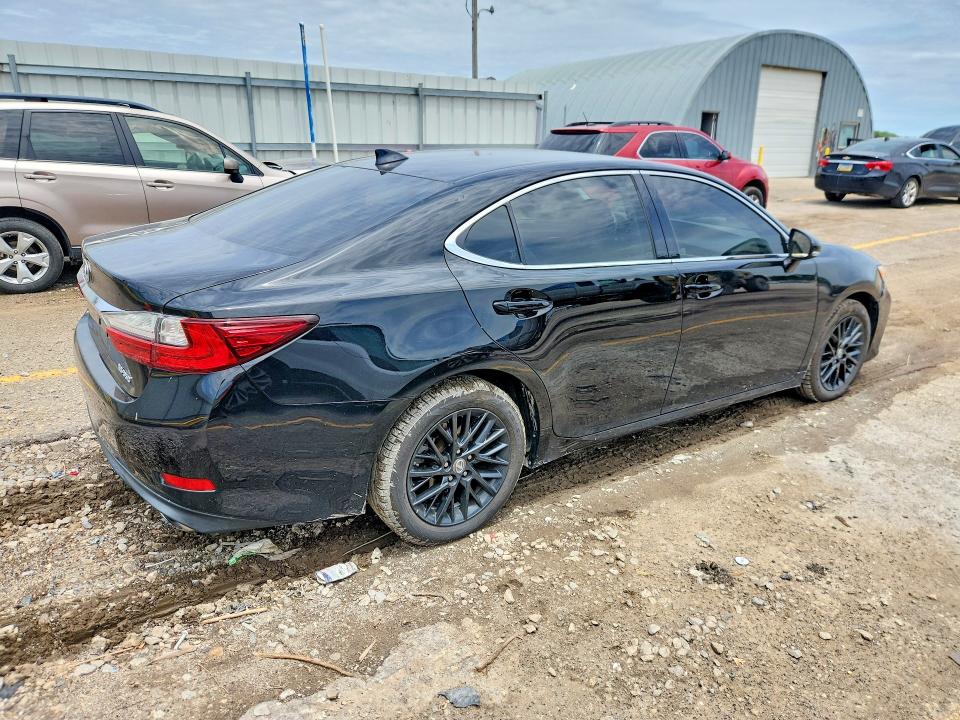 Photo 3 from auction – 2017 LEXUS ES with VIN 58ABK1GG3HU047706