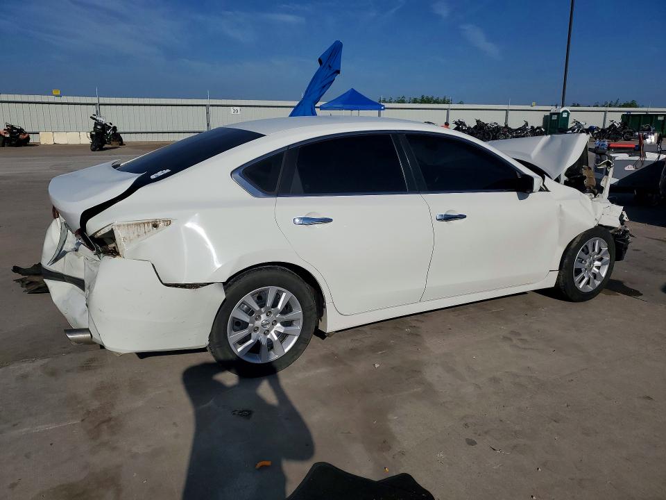 Photo 3 from auction – 2017 NISSAN ALTIMA with VIN 1N4AL3AP5HC179130