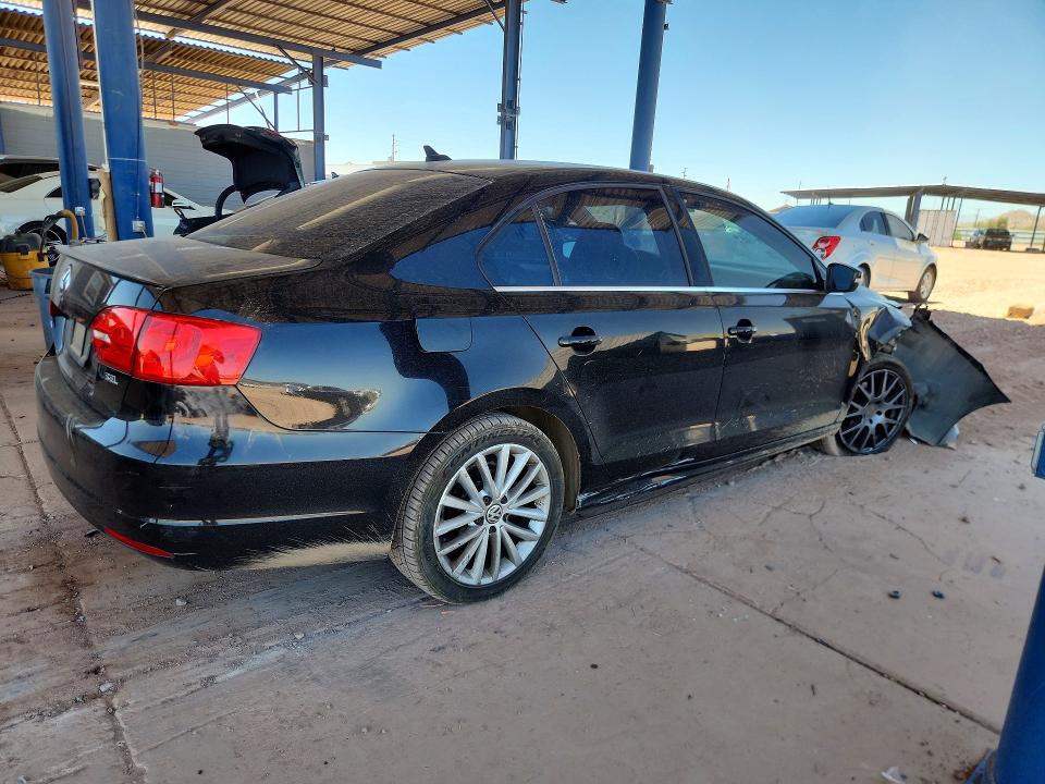 Photo 3 from auction – 2014 VOLKSWAGEN JETTA with VIN 3VWL17AJ9EM386977