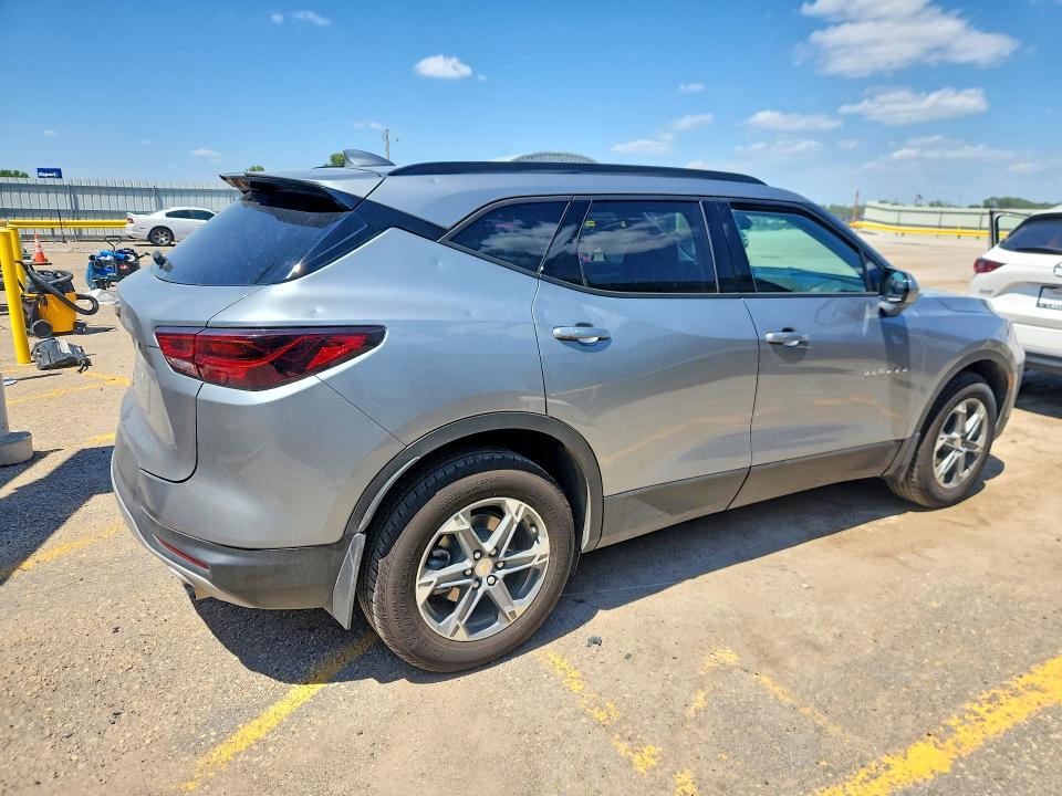 Photo 3 from auction – 2025 CHEVROLET BLAZER with VIN 3GNKBHR40SS194572
