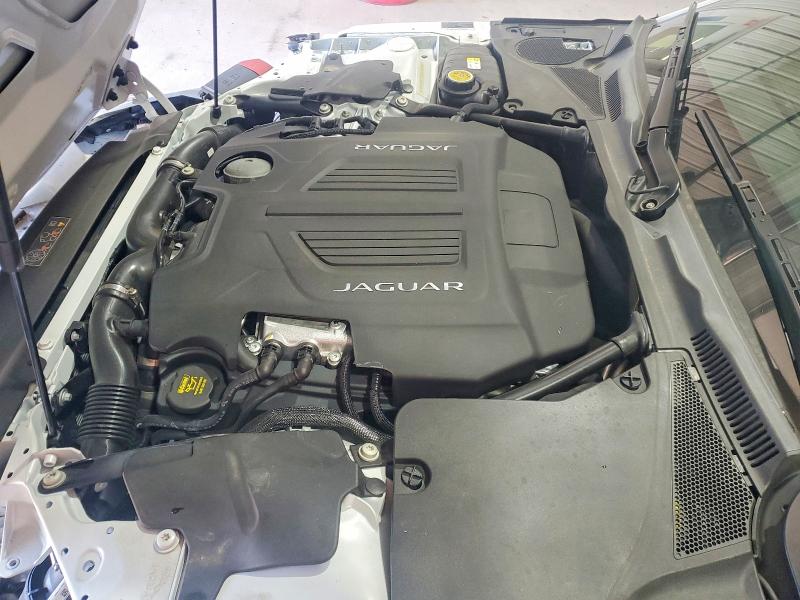 Photo 11 from auction – 2016 JAGUAR F-TYPE with VIN SAJWJ6DL2GMK32036