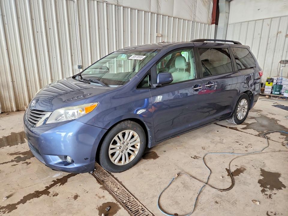 Photo 1 from auction – 2015 TOYOTA SIENNA with VIN 5TDYK3DC9FS599490