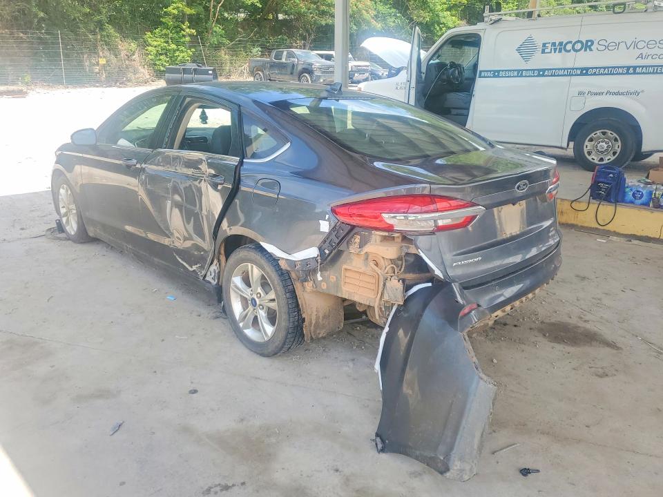 Photo 2 from auction – 2020 FORD FUSION with VIN 3FA6P0LUXLR199413