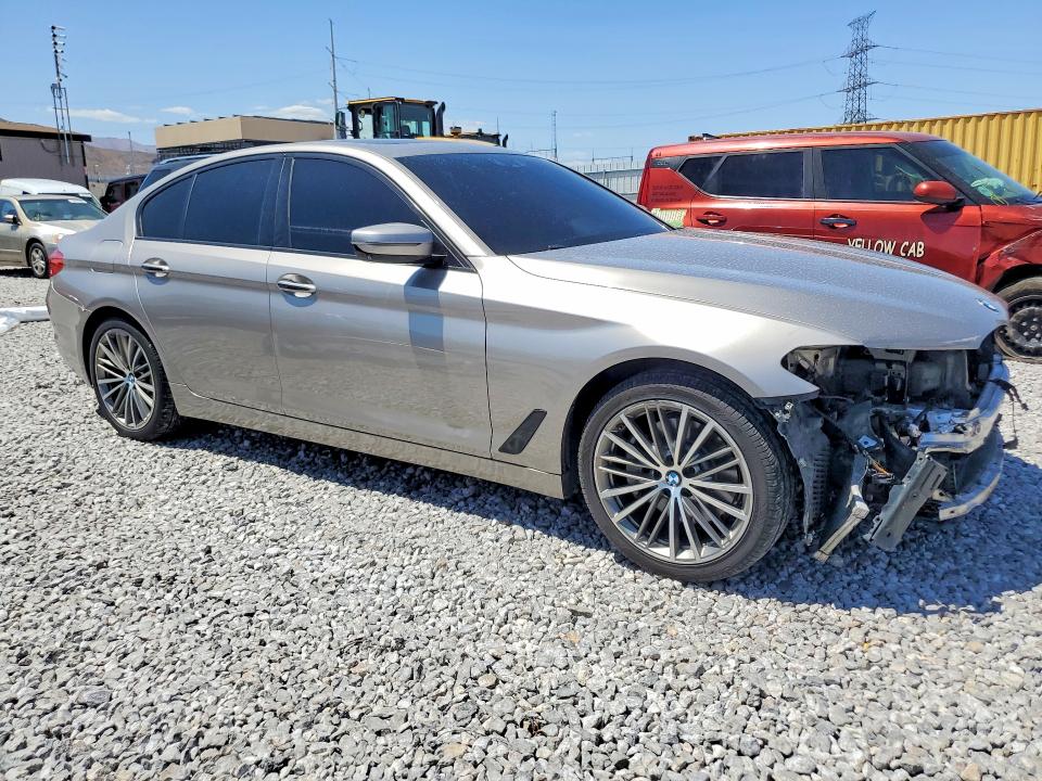 Photo 4 from auction – 2017 BMW 540 with VIN WBAJE5C32HG916316