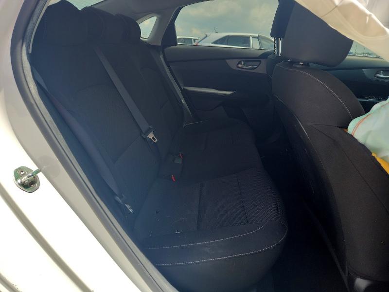 Photo 10 from auction – 2019 KIA FORTE with VIN 3KPF24AD1KE098768