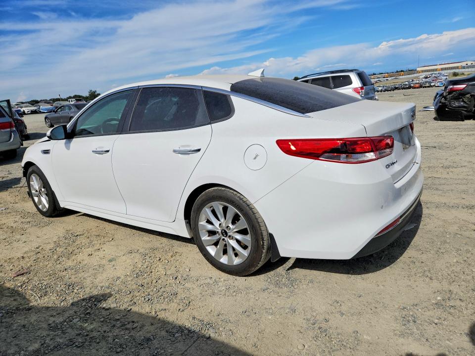 Снимка 2 от търг – 2018 KIA OPTIMA с VIN 5XXGT4L34JG259089