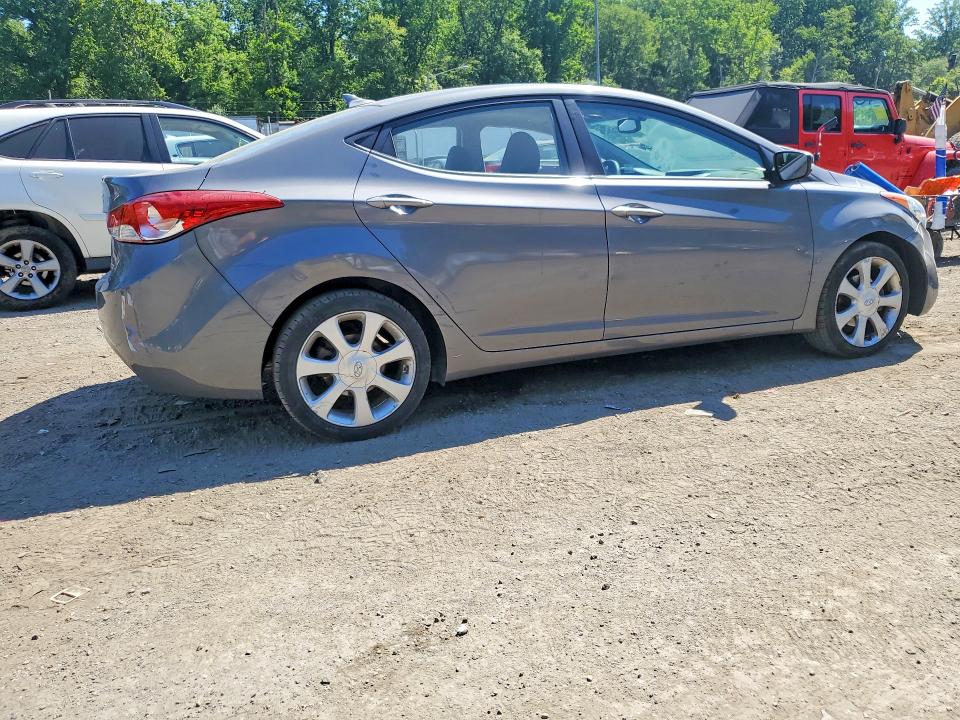 Photo 3 from auction – 2013 HYUNDAI ELANTRA with VIN 5NPDH4AE5DH282172
