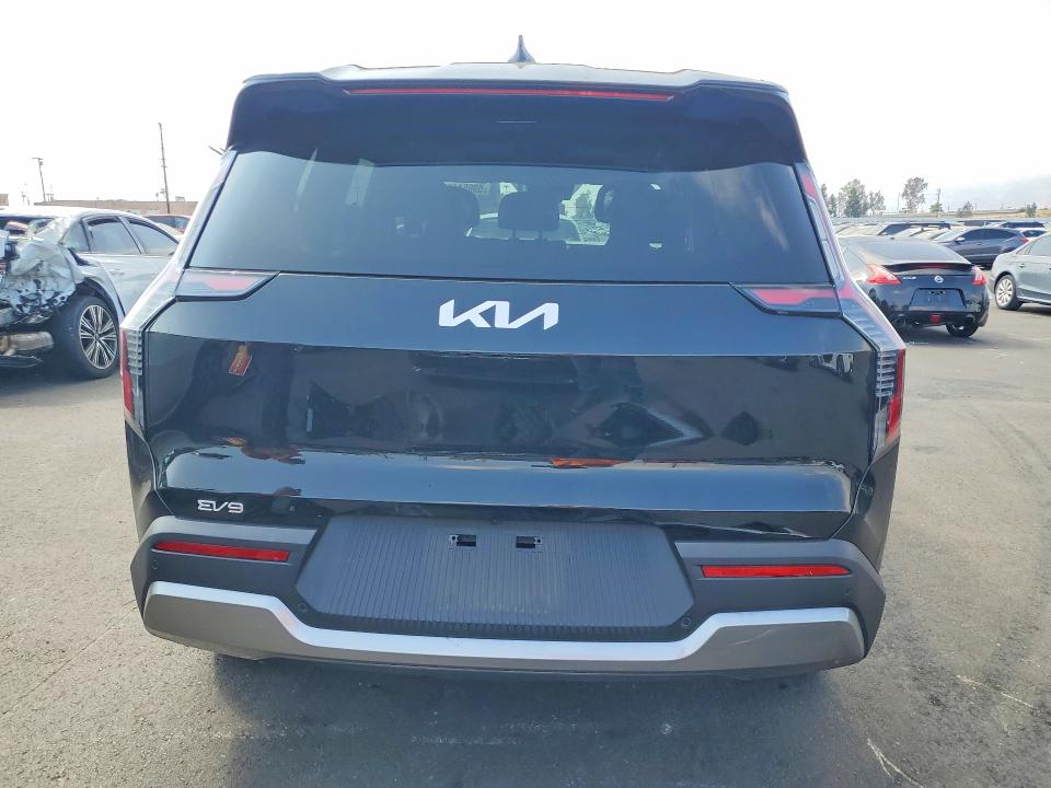 Photo 6 from auction – 2026 KIA EV9 with VIN 5XYAB5S12TG014904