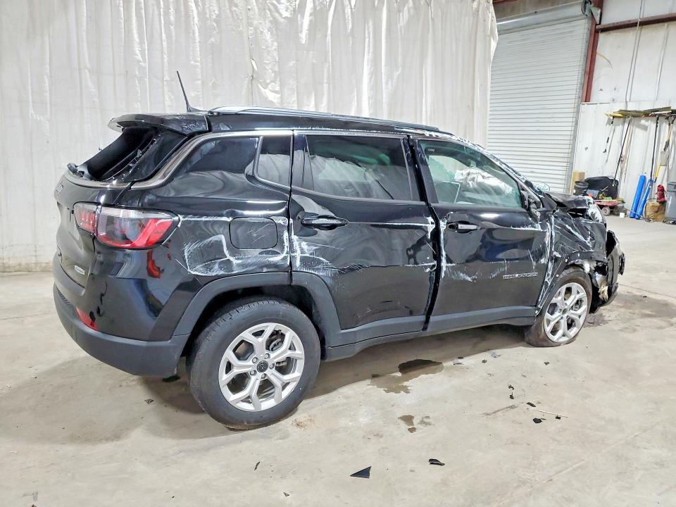 Photo 3 from auction – 2025 JEEP COMPASS with VIN 3C4NJDBN8ST595592