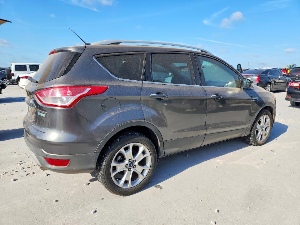 Photo 3 from auction – 2016 FORD ESCAPE with VIN 1FMCU0J94GUA55628