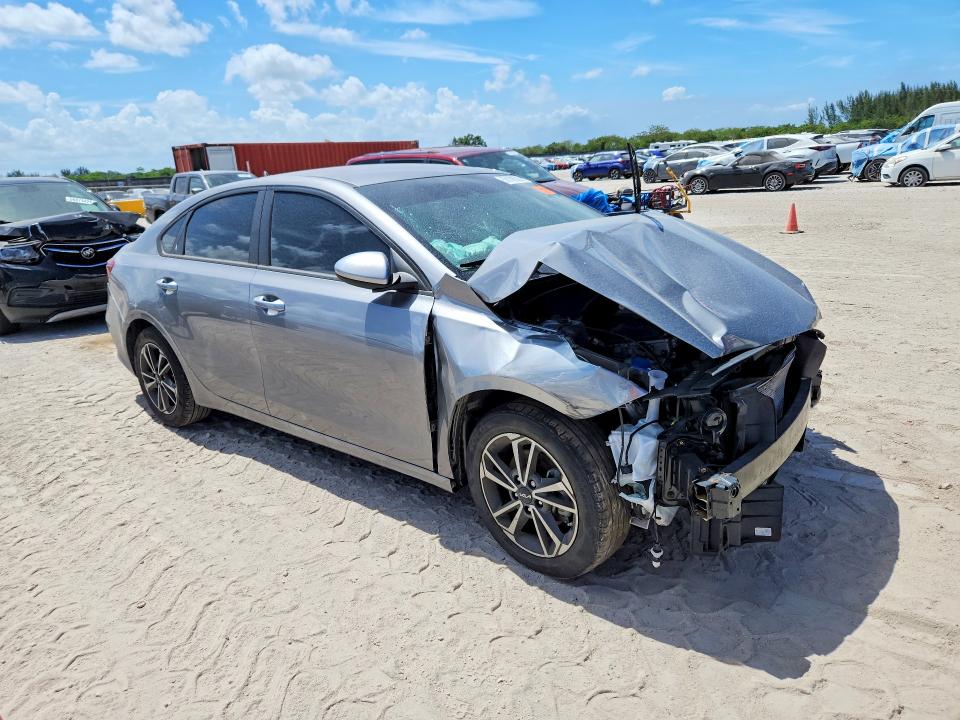 Photo 4 from auction – 2023 KIA FORTE with VIN 3KPF24AD2PE641245