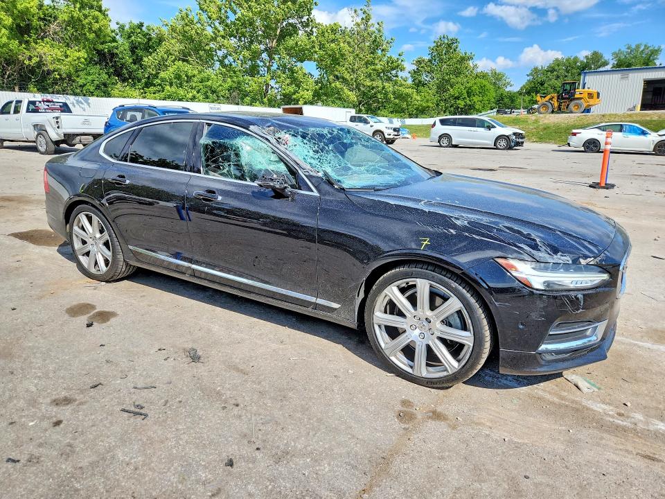 Фото 4 с аукциона – 2017 VOLVO S90 с VIN YV1A22ML6H1004522