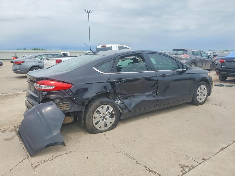 Photo 3 from auction – 2019 FORD FUSION with VIN 3FA6P0G7XKR231439
