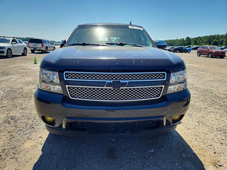 Photo 5 from auction – 2011 CHEVROLET SUBURBAN with VIN 1GNSCKE02BR281891