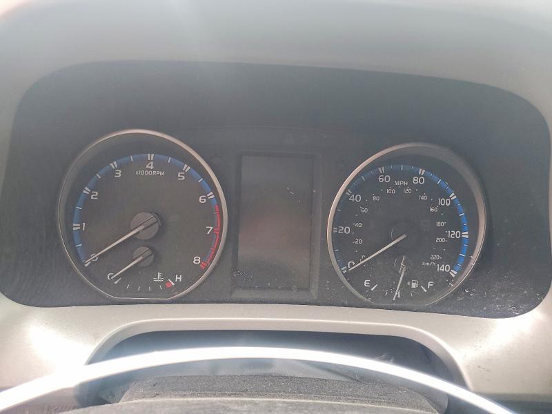 Photo 9 from auction – 2018 TOYOTA RAV4 with VIN 2T3WFREV6JW517513