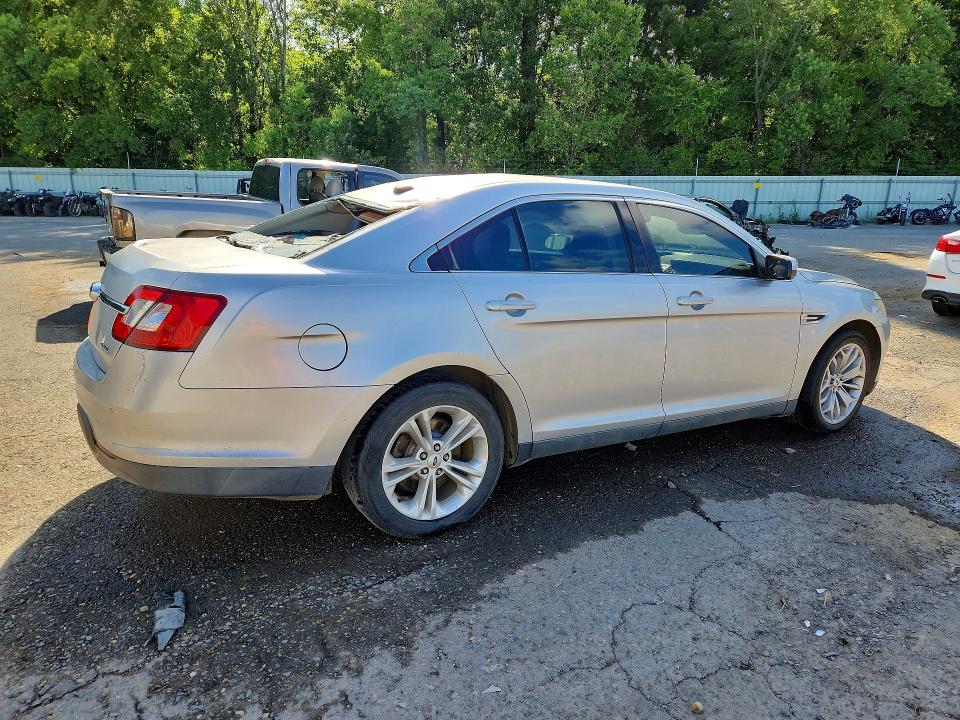 Photo 3 from auction – 2011 FORD TAURUS with VIN 1FAHP2EW9BG107068