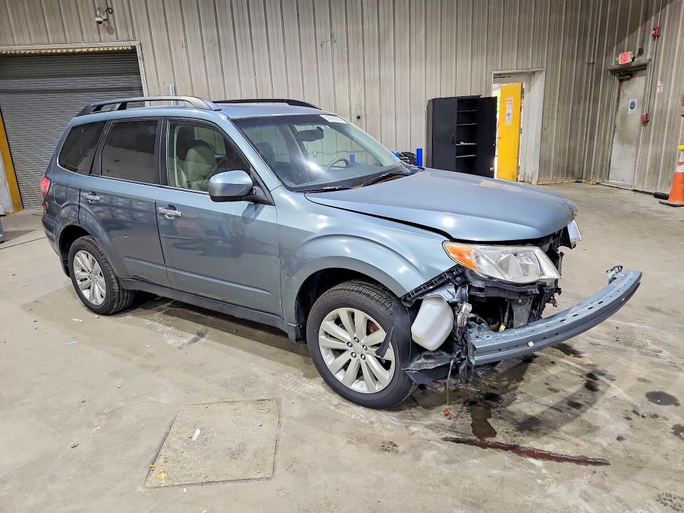 Photo 4 from auction – 2013 SUBARU FORESTER with VIN JF2SHADC6DH437795