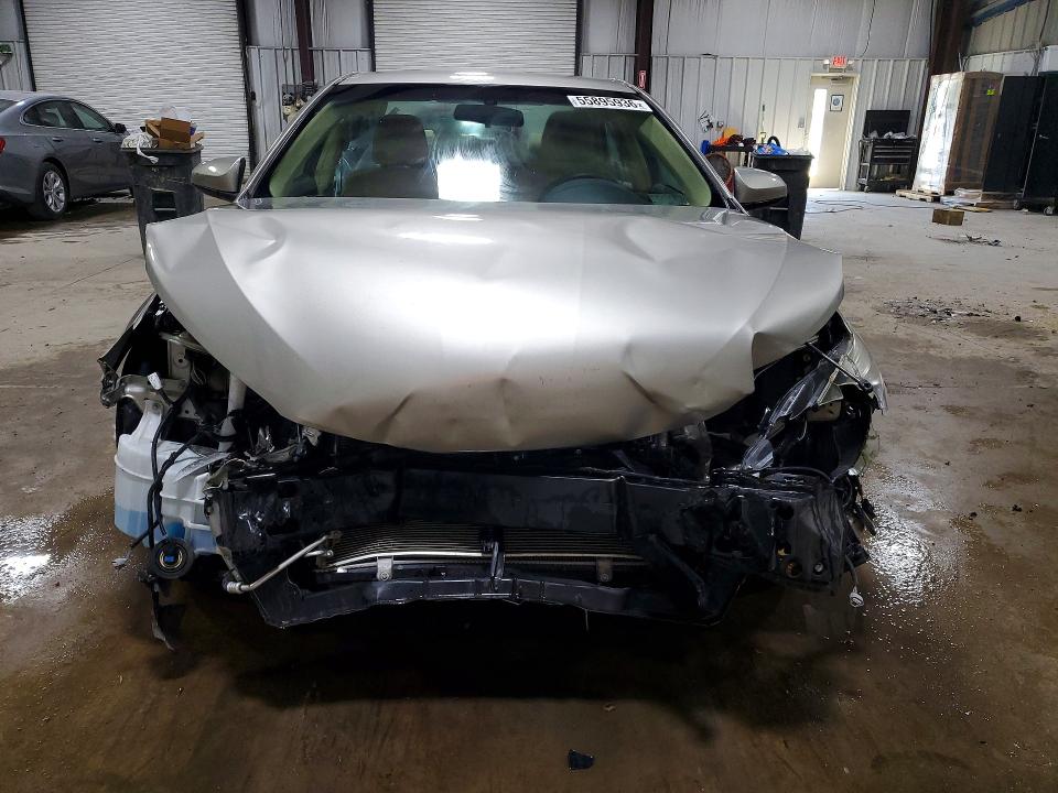 Photo 5 from auction – 2017 TOYOTA CAMRY with VIN 4T1BF1FK4HU768781