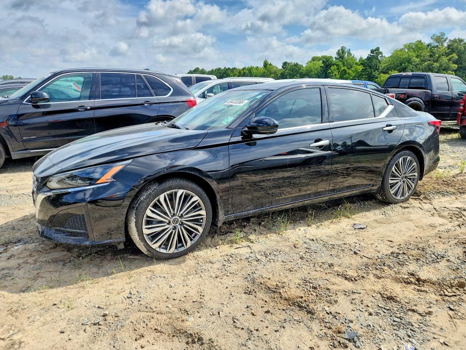NISSAN ALTIMA 2023 with VIN 1N4BL4EW3PN317083 - Photo from auction