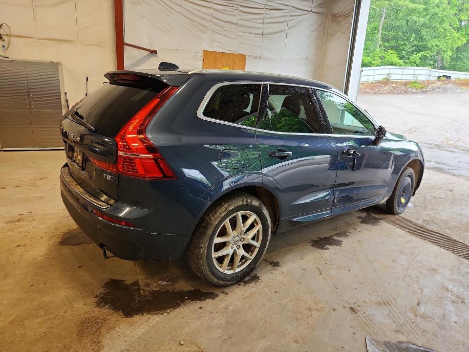 Photo 3 from auction – 2019 VOLVO XC60 with VIN LYV102RK8KB288392
