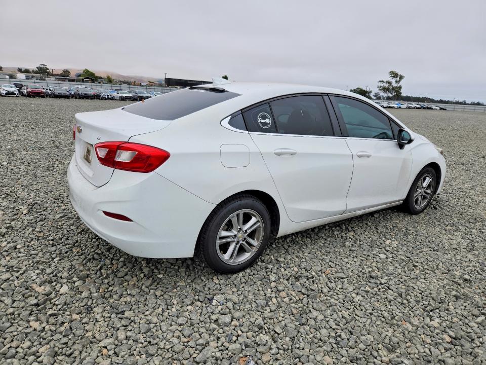 Photo 3 from auction – 2017 CHEVROLET CRUZE with VIN 1G1BE5SM1H7175697
