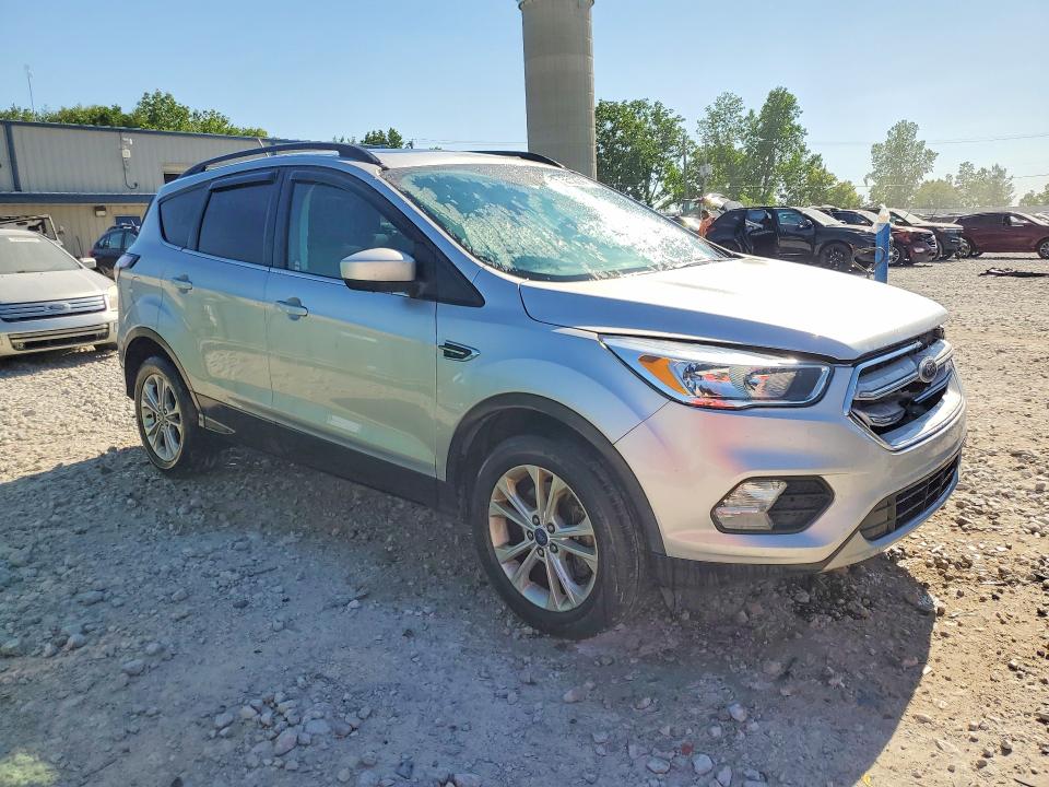 Photo 4 from auction – 2018 FORD ESCAPE with VIN 1FMCU9GD4JUB10165