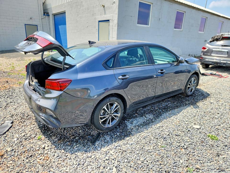 Photo 3 from auction – 2023 KIA FORTE with VIN 3KPF24AD4PE555791
