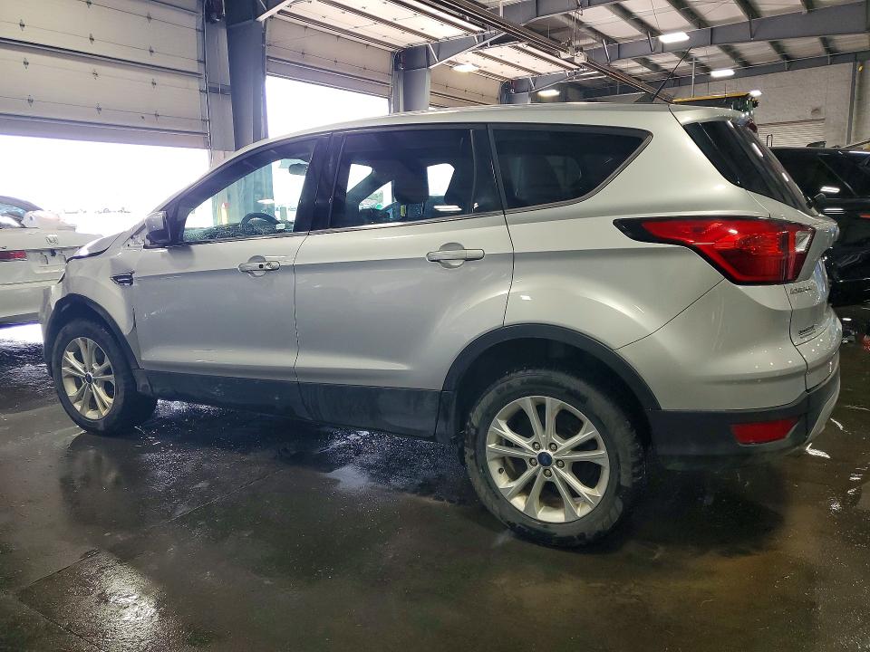 Photo 2 from auction – 2019 FORD ESCAPE with VIN 1FMCU9GD0KUA93348