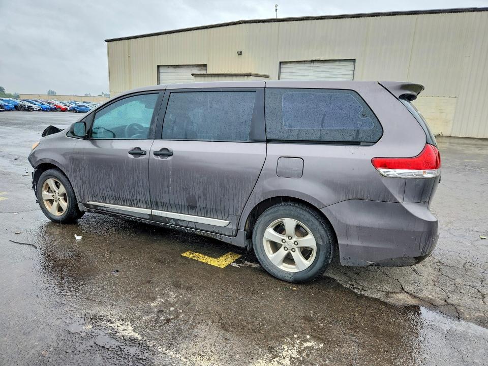 Photo 2 from auction – 2012 TOYOTA SIENNA with VIN 5TDZK3DC6CS206299