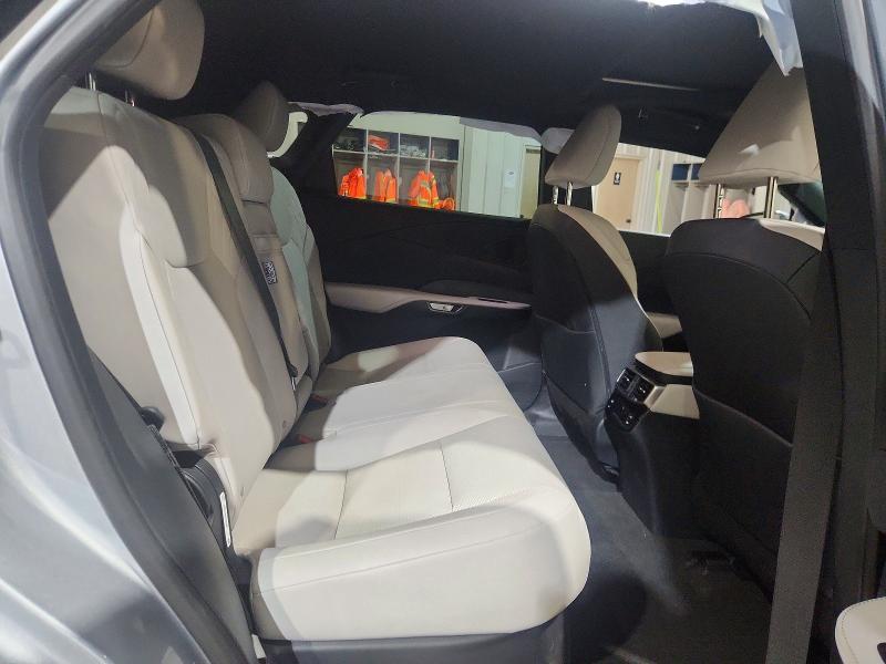 Photo 11 from auction – 2024 LEXUS RX 350 with VIN 2T2BAMCA8RC088618
